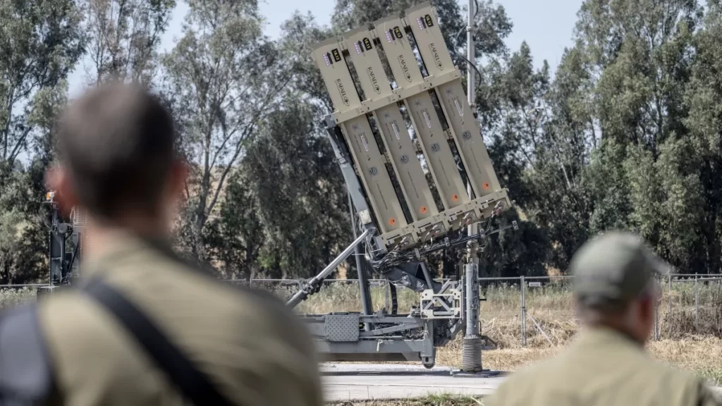 Israel eleva alerta após indícios de possível ataque contra Irã, diz fonte