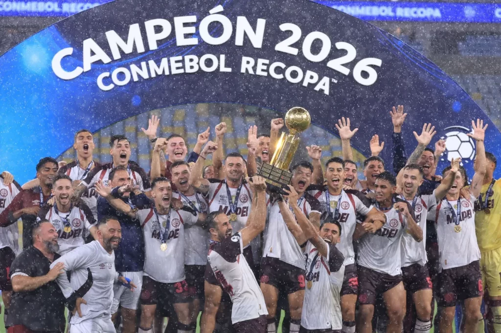 Flamengo sofre gols do Lanús na prorrogação e perde o título da Recopa