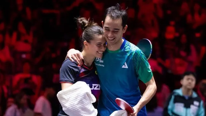 Hugo Calderano e Bruna Takahashi fazem história, batem favoritos e vencem Singapura Smash