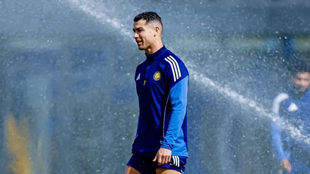 Cristiano Ronaldo compra 25% de clube da segunda divisão da Espanha