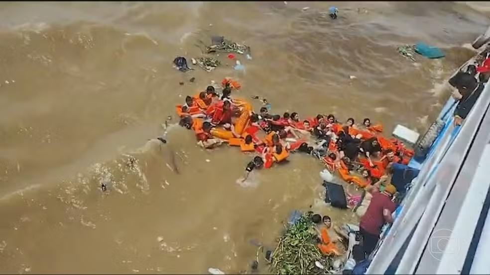 Bombeiro diz que embarcação de naufrágio com sete desaparecidos no AM está a 50 metros de profundidade