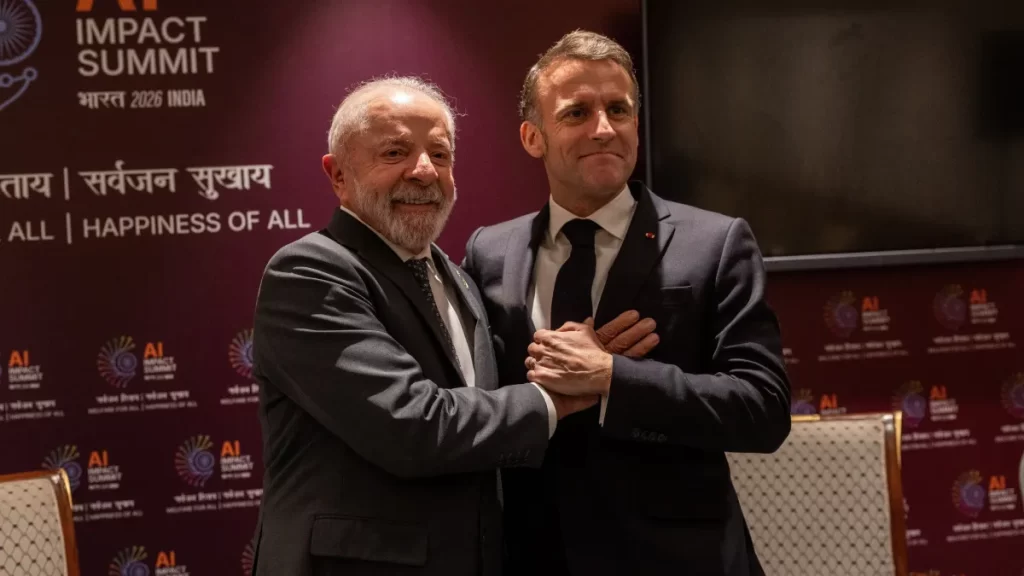 Emmanuel Macron convida Lula para participar de cúpula do G7 em junho na França
