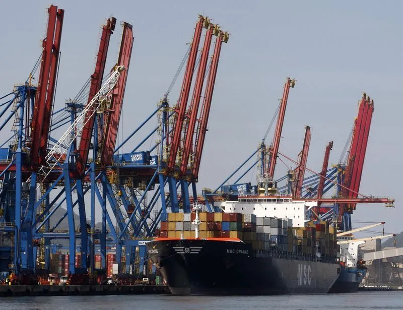 Governo federal liga sinal de alerta e sobe imposto de importação de 1.200 produtos