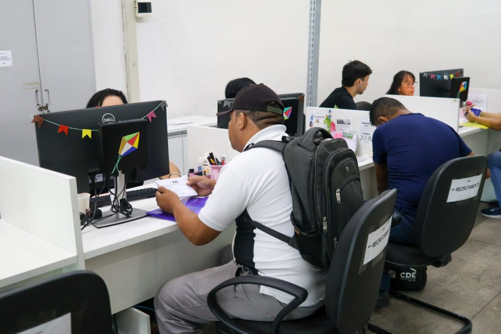 Sine Amazonas divulga 309 vagas de emprego para esta segunda-feira