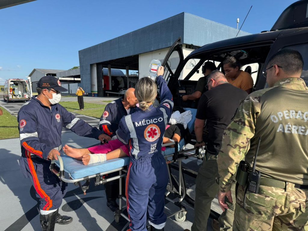 Departamento aéreo da SSP-AM resgata criança que foi picada por uma cobra Jararaca