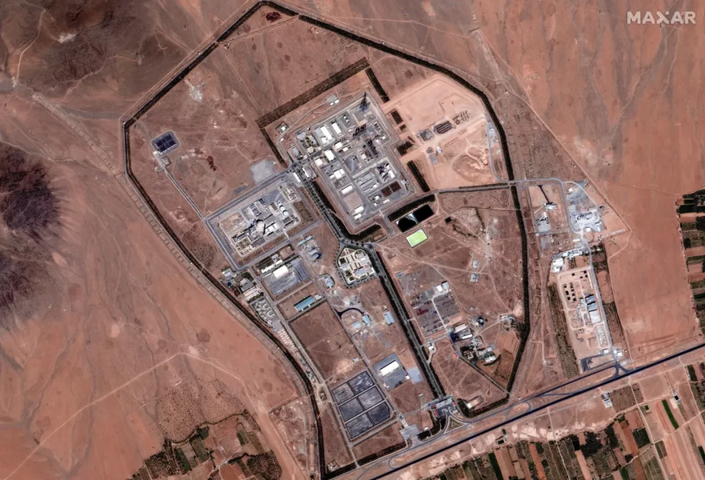 Irã acusa forças americanas e israelenses de ataque a instalação nuclear