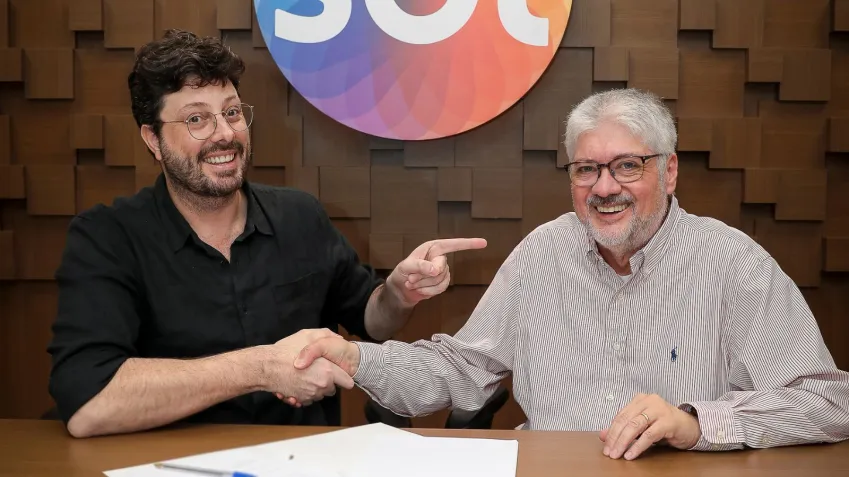 Danilo Gentili renova contrato com SBT por mais dois anos