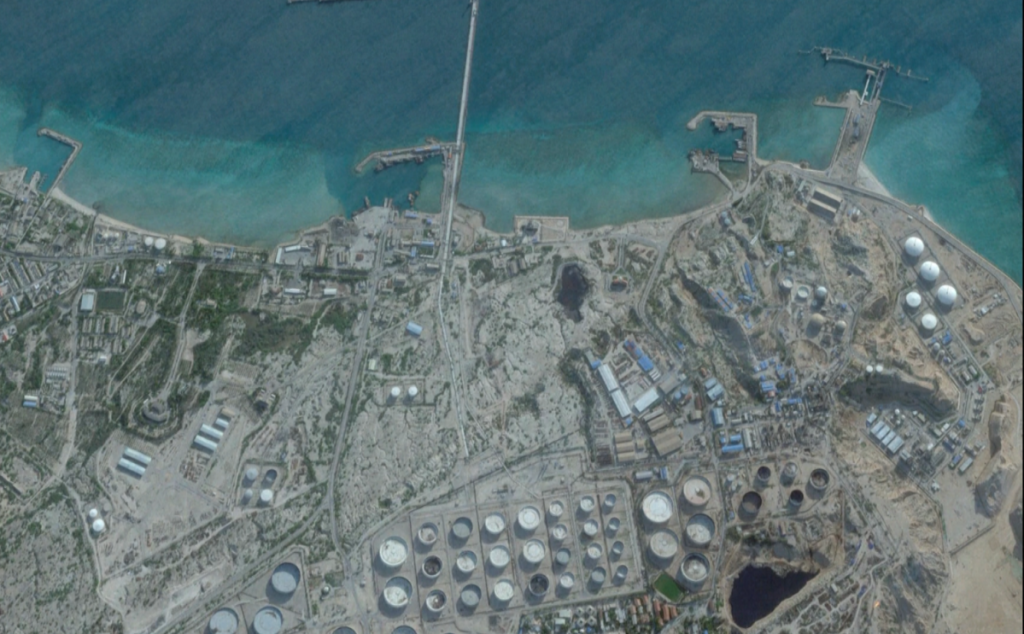 Donald Trump diz que ataques “destruíram praticamente tudo” na ilha de Kharg