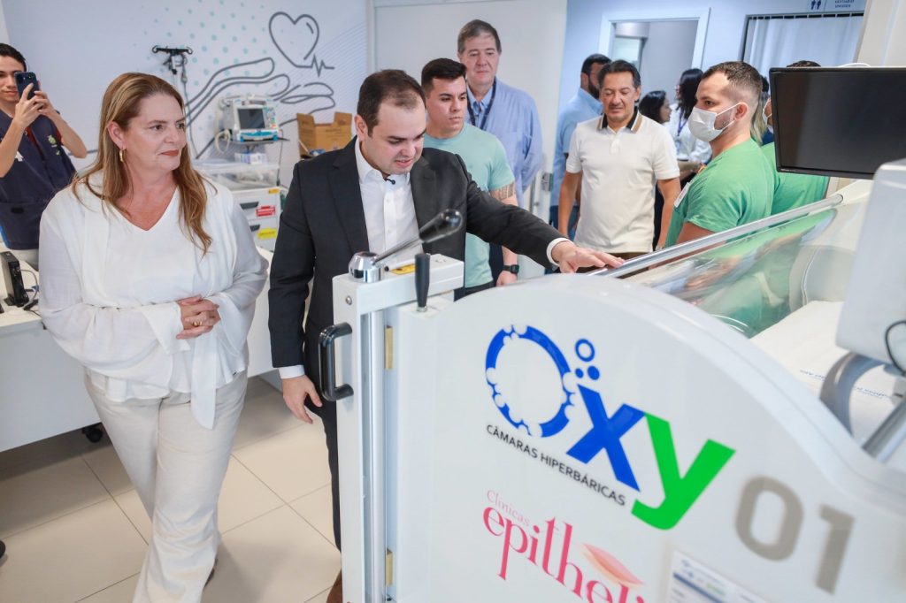 Governador interino Roberto Cidade inaugura cinco câmaras hiperbáricas e amplia serviço de alta complexidade no Hospital Delphina Aziz