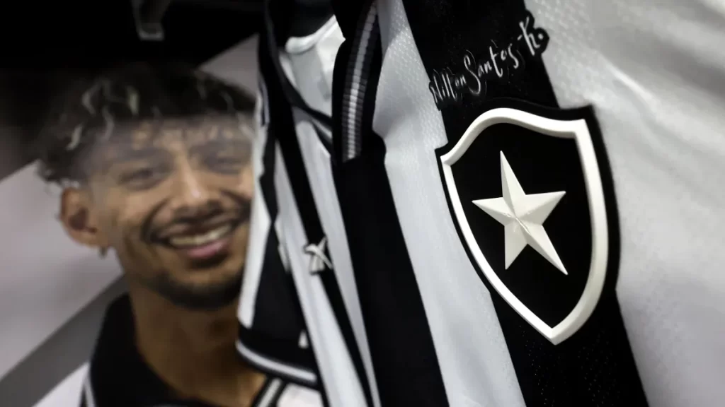 Botafogo aciona Lyon na Justiça por dívida superior a R$ 745 milhões