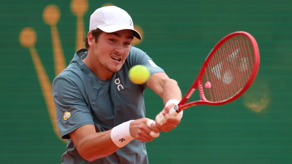 João Fonseca faz grande jogo, mas é eliminado por Zverev em Monte Carlo