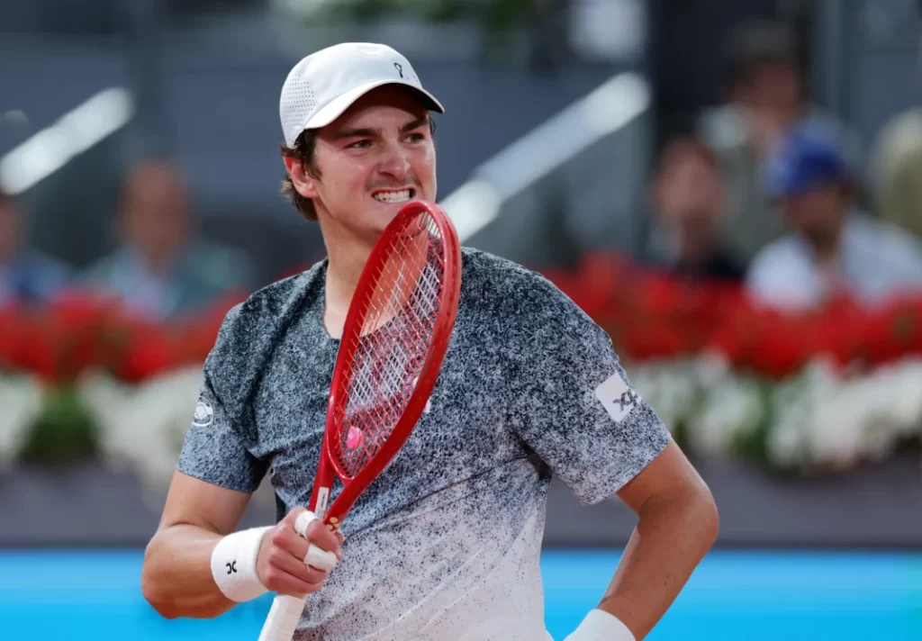 João Fonseca tem data de estreia em Roland Garros e pode cruzar com Novak Djokovic