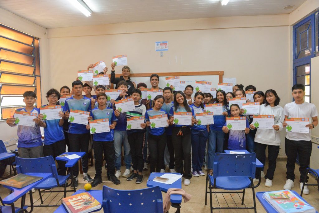 Música, poesia e sons da Amazônia aproximam estudantes da criação artística em Manacapuru