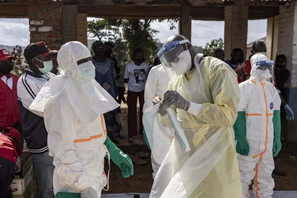 OMS diz que 220 mortes suspeitas de Ebola foram registradas na África
