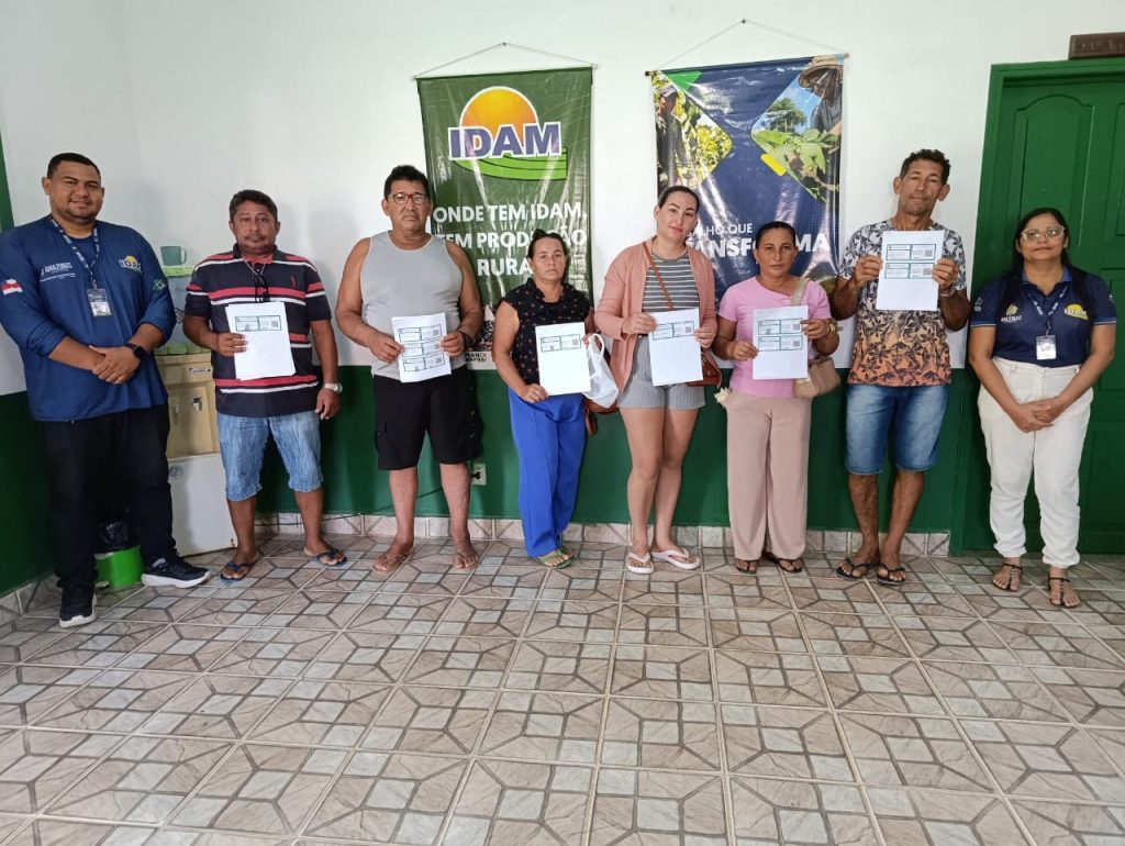 Em Envira, Idam atende 60 pescadores artesanais com a emissão de CAFs