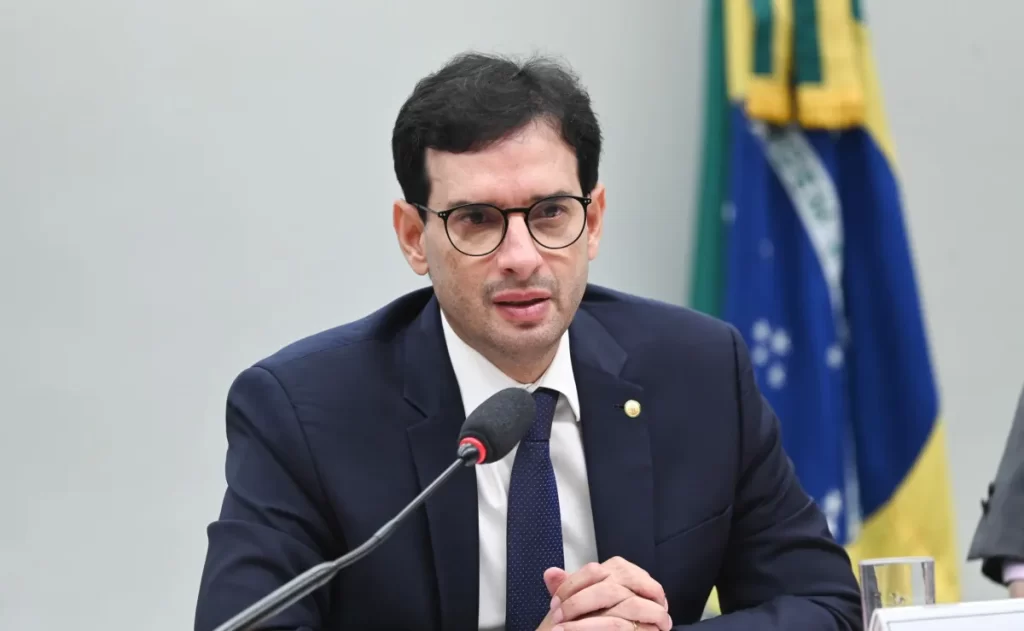 Escala 6×1: relator apresenta parecer com redução de jornada em até 14 meses