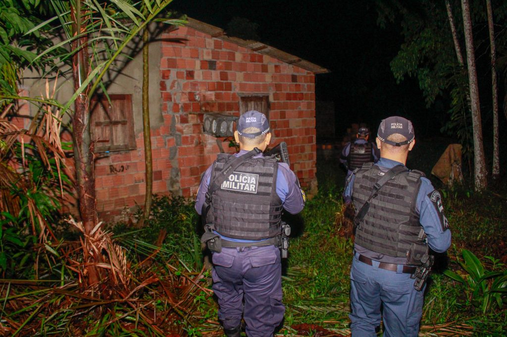 Em Amaturá, PMAM prende homem suspeito de matar vítima com uso de faca e golpear outro homem