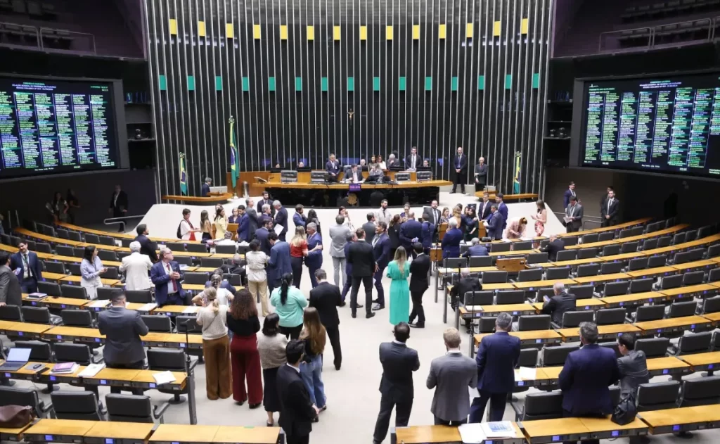 Congresso Nacional derruba veto que proibia repasses a municípios inadimplentes