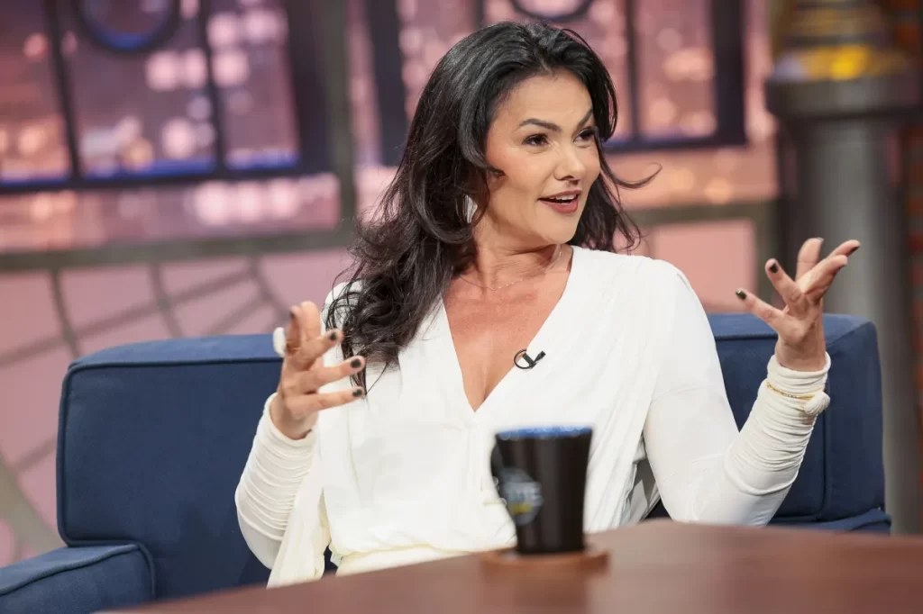 Suzana Alves diz se arrepender de nudez de Tiazinha: “Horrorizada”