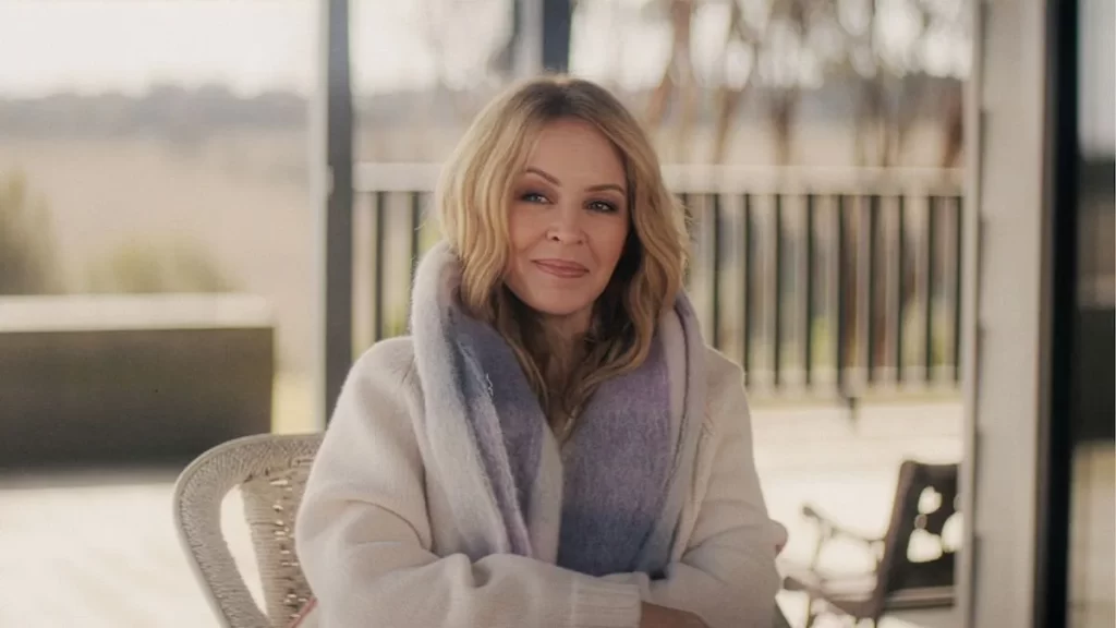 Kylie Minogue revela que viveu 2º câncer nos bastidores: “Como um meteoro”