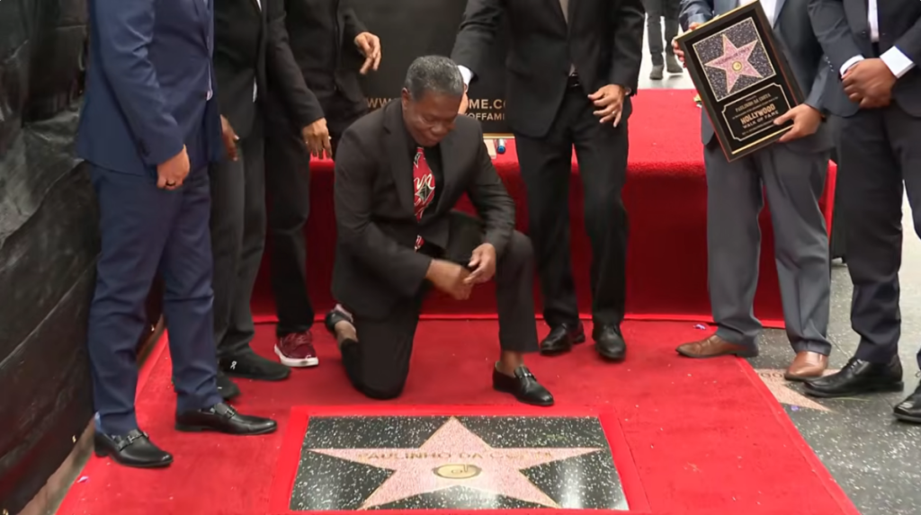 Paulinho da Costa ganha estrela na Calçada da Fama de Hollywood