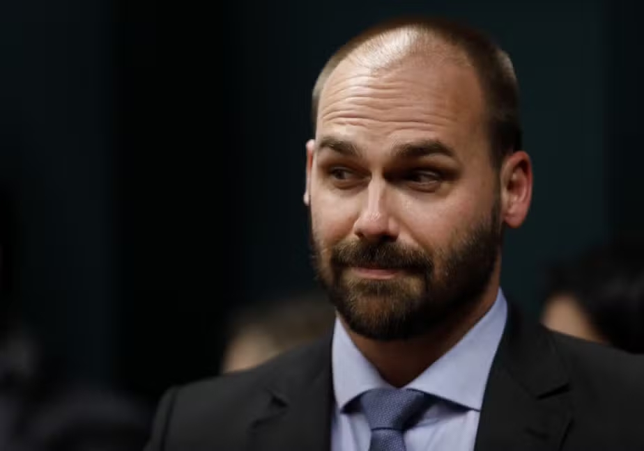 STF condena Eduardo Bolsonaro a 4 anos e 2 meses de prisão por coação em processo