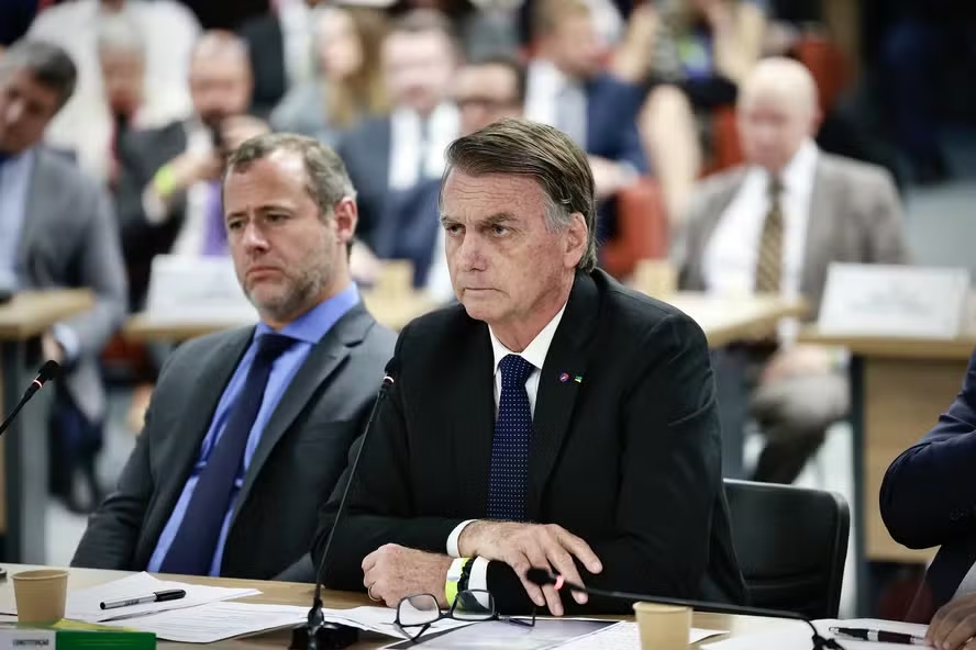 Defesa de Jair Bolsonaro pede ao STF para prorrogar prisão domiciliar