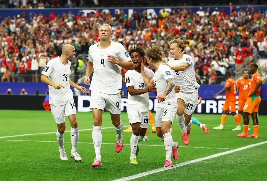 Haaland marca, Noruega vence Costa do Marfim e pega Brasil nas oitavas da Copa