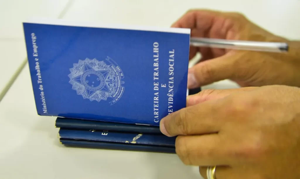 Brasil gera 72.960 empregos em maio, menor saldo do ano, segundo Caged