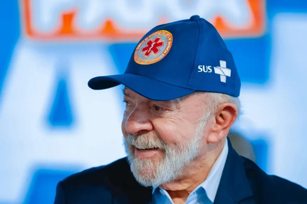 Presidente Lula publica medida que estabelece exame para formandos exercerem medicina