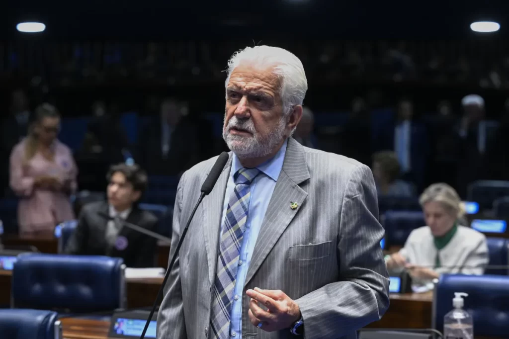 Senador Jaques Wagner nega relação com Daniel Vorcaro e diz que nunca recebeu dinheiro do Banco Master