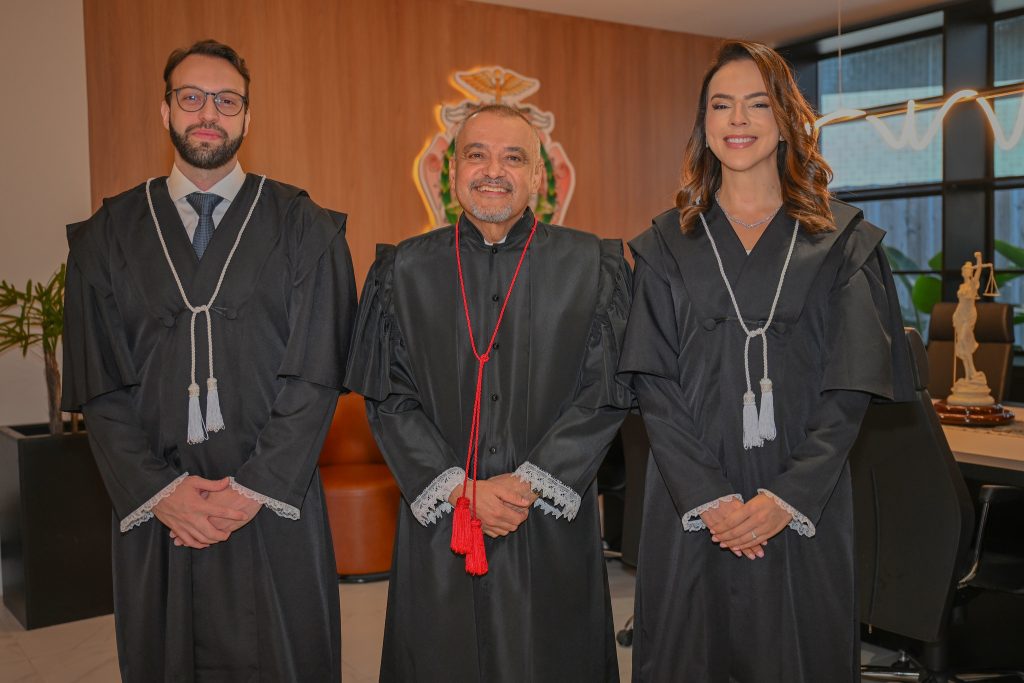 Presidente do TJAM empossa dois novos juízes para atuação no interior do estado