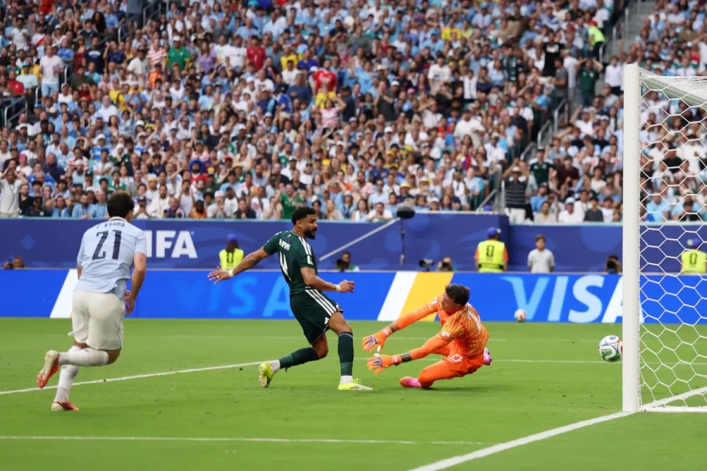 Copa do Mundo: Uruguai desperta no 2º tempo e busca o empate contra a Arábia Saudita