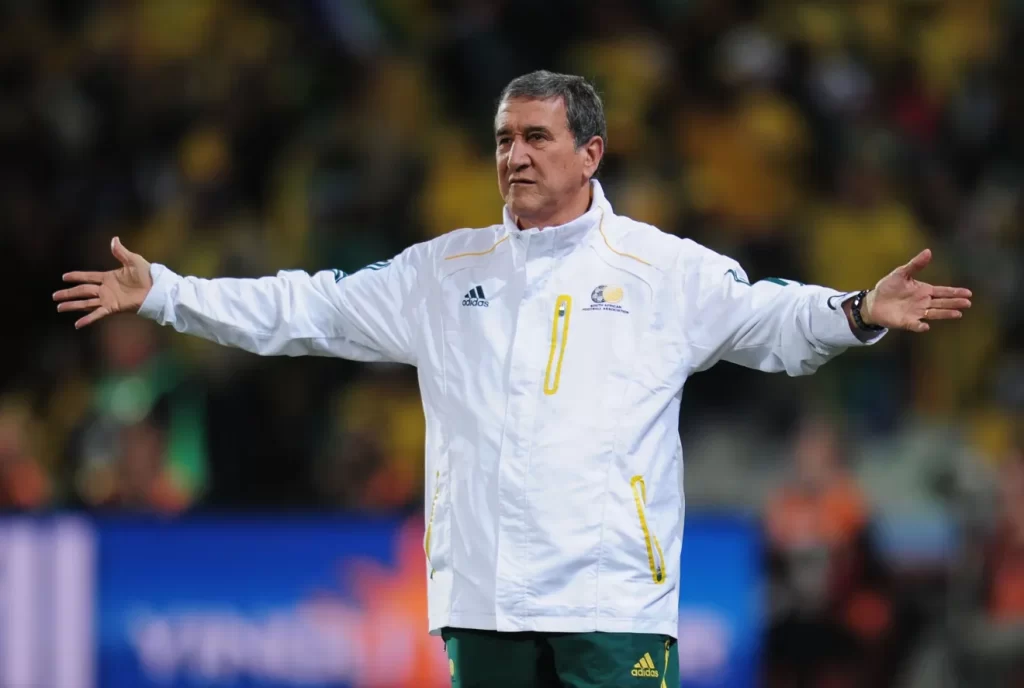 Carlos Alberto Parreira está na UTI e respira por aparelhos, diz hospital