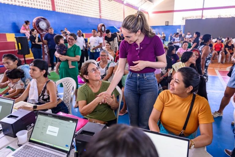 Primeira-dama Thaisa Cidade acompanha atendimentos do Governo Presente na zona oeste de Manaus