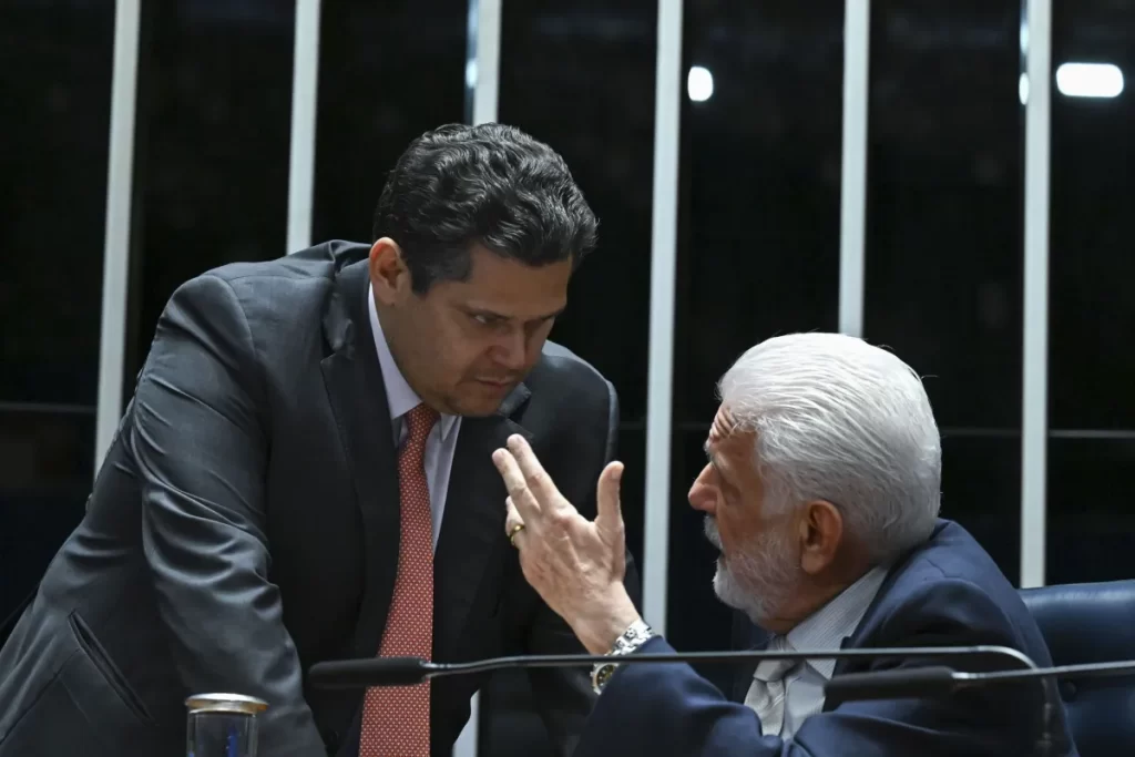 Jaques Wagner se reunirá com Davi Alcolumbre antes de conversar com o presidente Lula