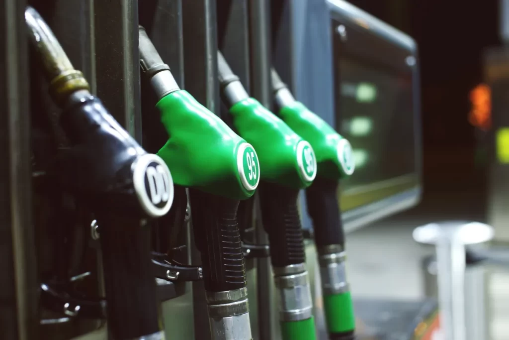Litro do etanol chega a R$ 4,26, menor valor em um ano, diz Velope/Fipe