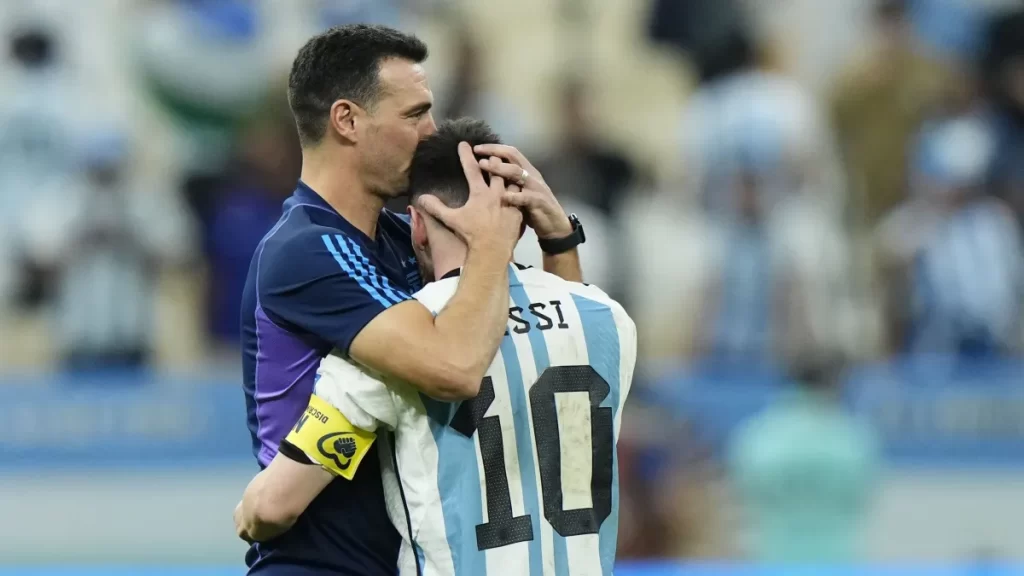 Lionel Scaloni elogia compromisso de Messi às vésperas de 6ª Copa: “É um exemplo”
