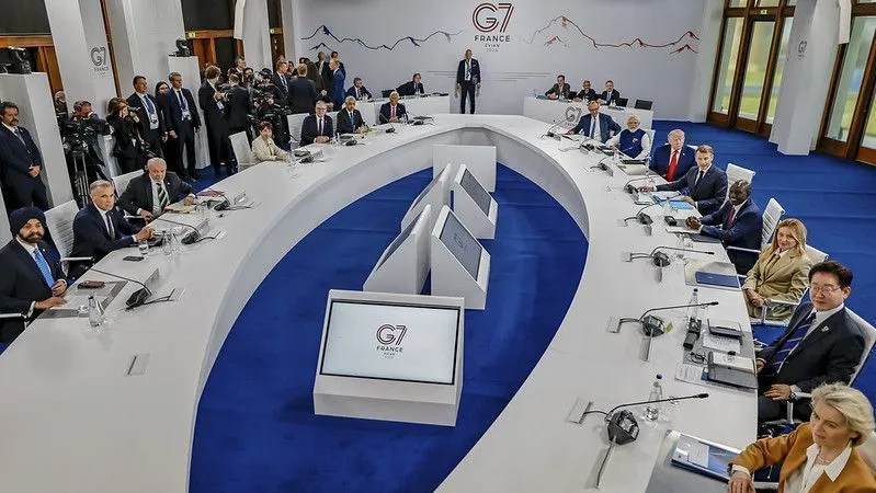Ao lado de Donald Trump no G7, presidente Lula critica protecionismo e defende soberania