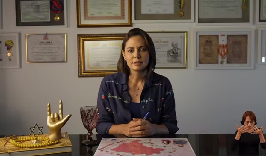 Michelle Bolsonaro anuncia saída da presidência do PL Mulher após atrito com Flávio Bolsonaro