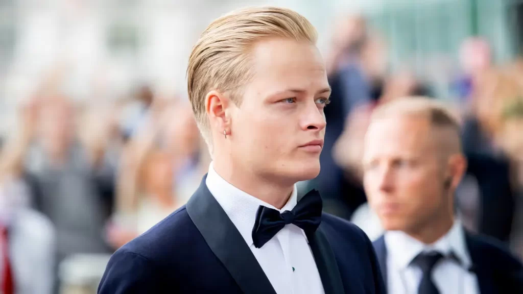 Filho de princesa da Noruega é condenado a 4 anos de prisão por estupro