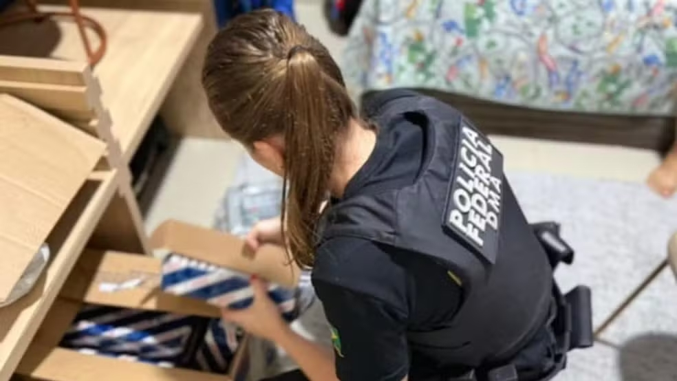 Polícia Federal faz operação contra suspeitos de fornecer mercúrio para garimpo ilegal no Amazonas