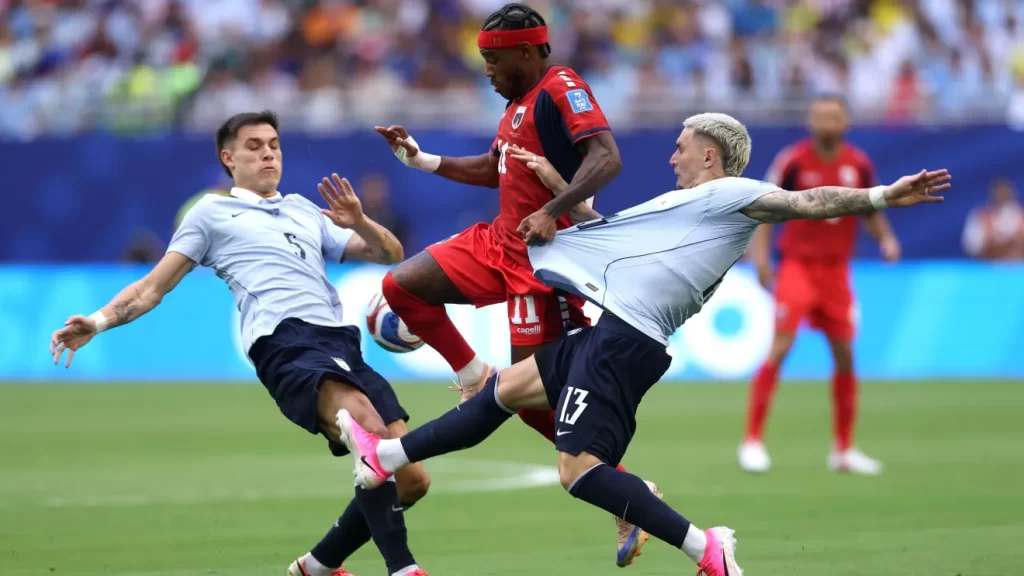 Sem vencer na Copa, Uruguai cede empate a Cabo Verde, que sonha com vaga