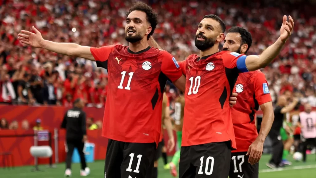 Zico e Trezeguet: Egito vence Nova Zelândia com gols de xarás de craques