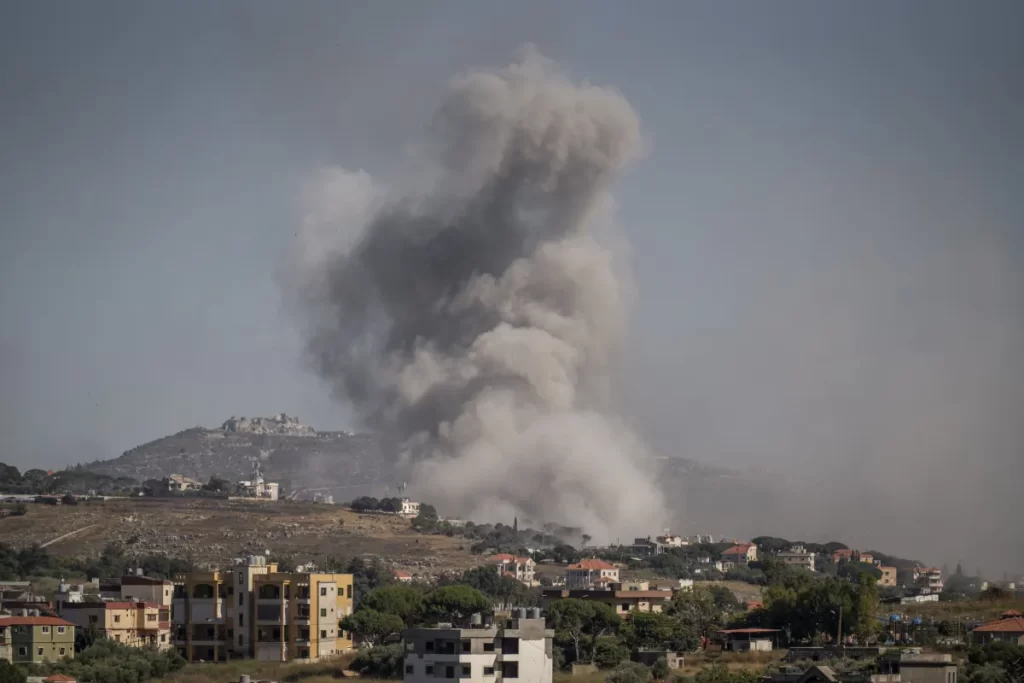 Tropas do Líbano se posicionam no sul do país após retirada de Israel