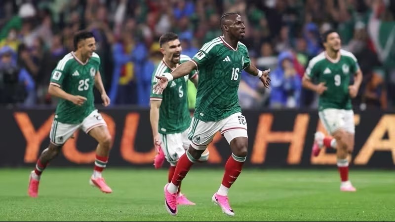 Copa do Mundo: México derrota Equador, avança às oitavas e quebra jejum de 40 anos