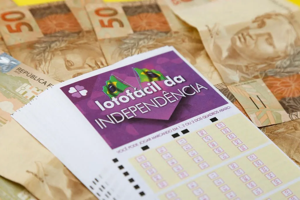 Lotofácil 3741: Rei do Bolão leva prêmio de R$ 14,2 milhões; veja dezenas