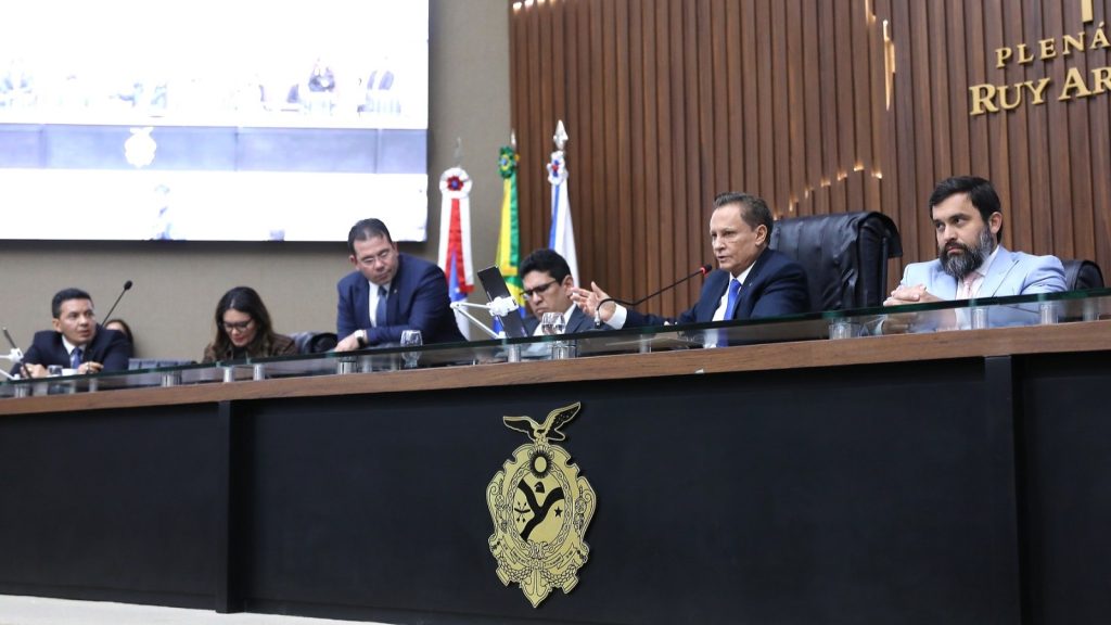 Assembleia Legislativa do Amazonas realiza Sessão Extraordinária