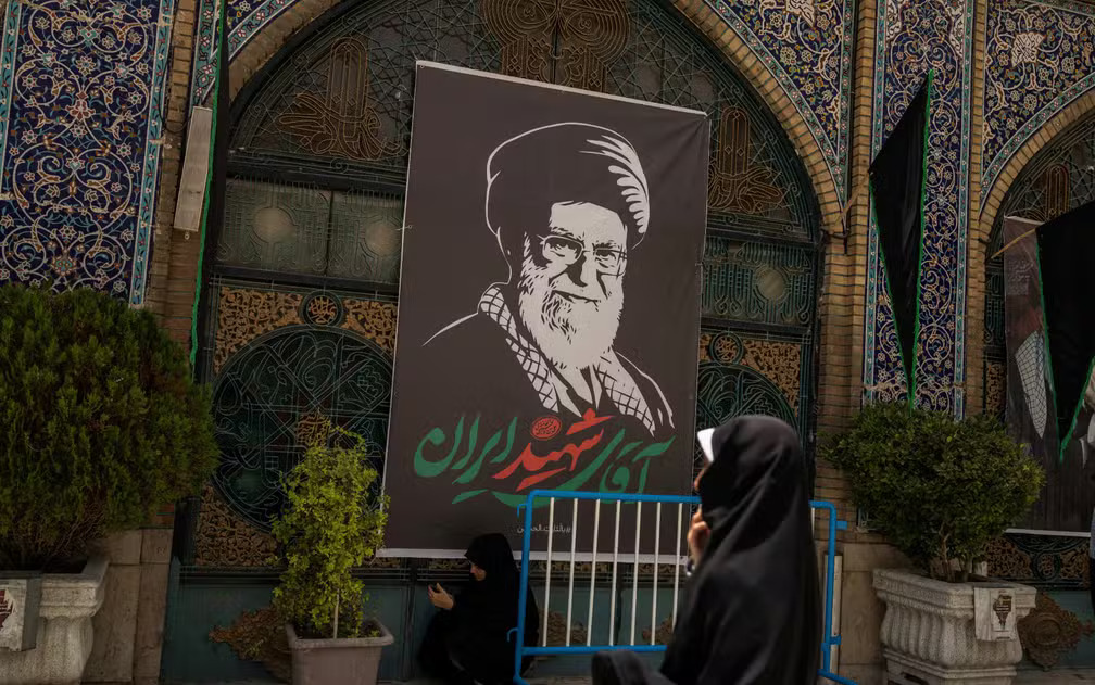 Irã alerta EUA e Israel contra ataques durante funeral de Ali Khamenei