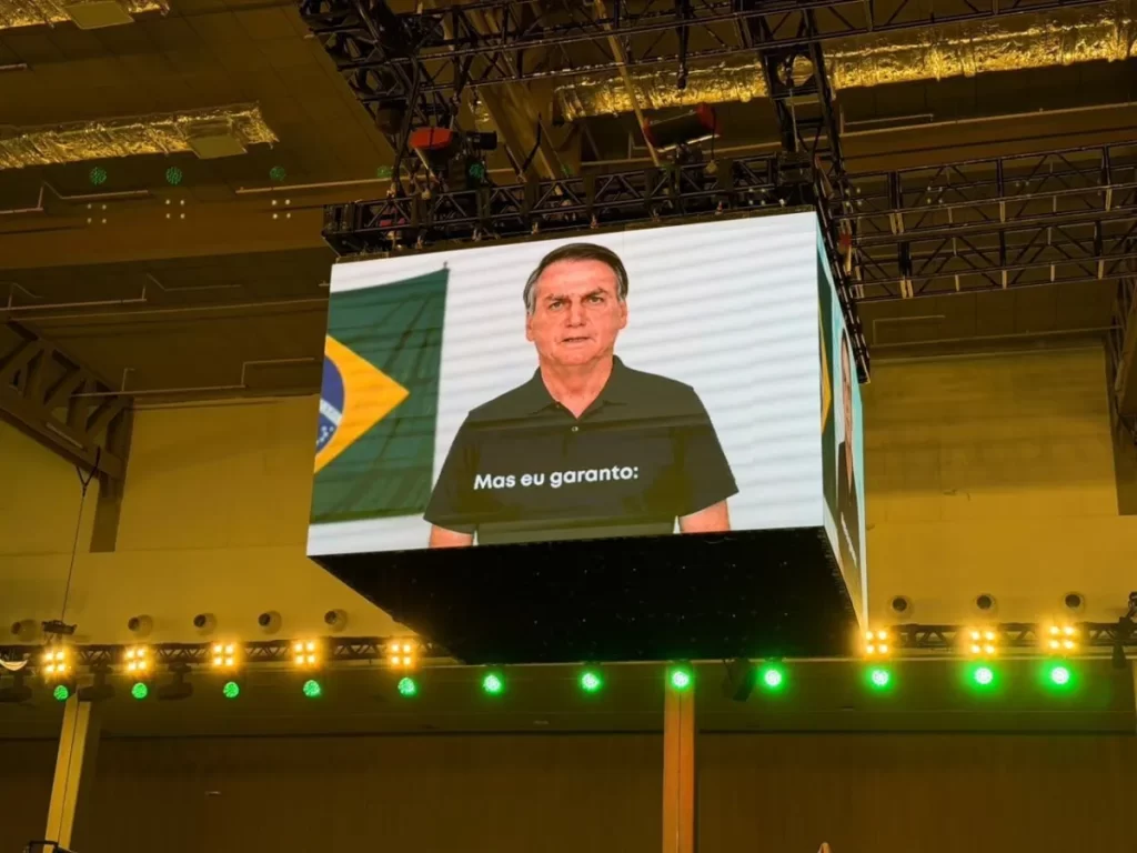 Defesa de Jair Bolsonaro diz a Alexandre de Moraes que ex-presidente não autorizou uso de vídeo gerado por IA